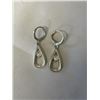 Image 5 : 6 PAIRS OF MISC SILVER AND STERLING SILVER W/ PEARLS AND BEADS DANGLE EARRINGS