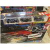 Image 4 : TWO HOT WHEELS FORMULA 1 RACING SETS ONLY MISSING ONE EXTRA CAR 5 OF 6 ARE ACCOUNTED FOR