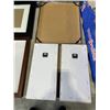 Image 3 : TRAY OF 7 VARIOUS PICTURE FRAMES
