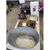 Image 1 : ASSORTED HOME DECOR ITEMS