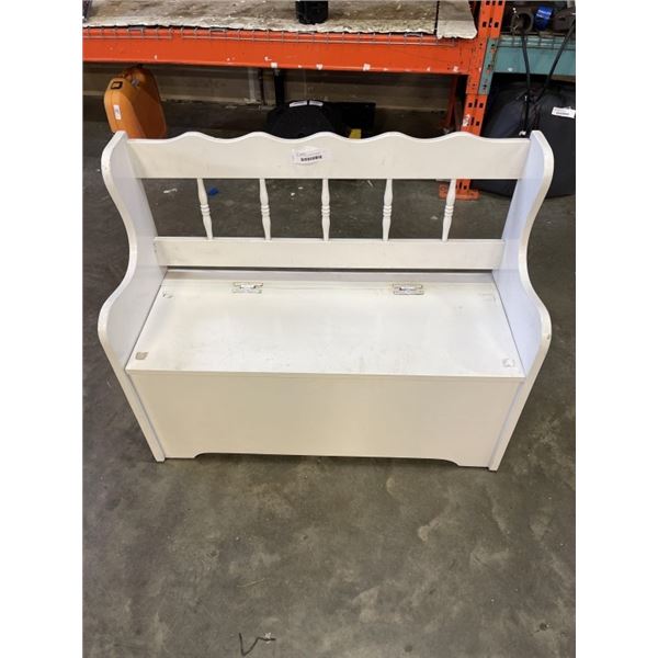 VINTAGE WHITE ENTRY WAY BENCH