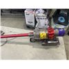 Image 5 : DYSON CYCLONE V10 MOTORHEAD WITH CHARGER. AS FOUND