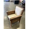 Image 3 : VINTAGE ARM CHAIR