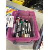 Image 6 : 3 TRAYS OF SHARPIES, JIFFY MARKERS AND ARTIST MARKERS