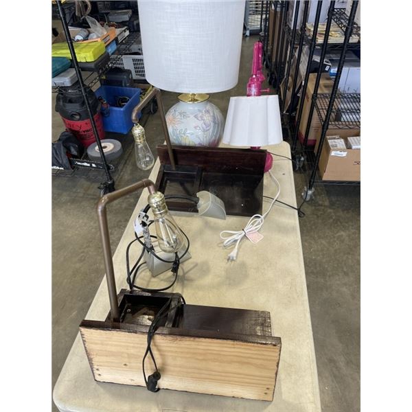 LOT OF ASSORTED LAMPS