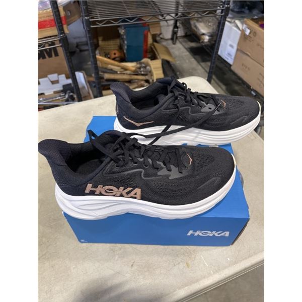 NEW HOKA SIZE 9 RUNNING SHOES