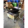 Image 2 : LARGE COMMERCIAL WOK