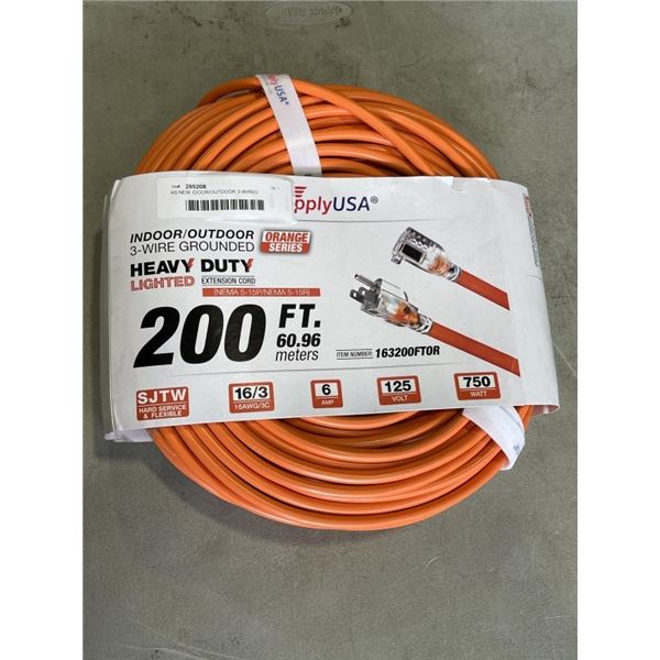 AS NEW IDOOR/OUTDOOR 3-WIRED GROUNDED HEAVY DUTY LIGHTED 200FT 16AWG 6A ORANGE EXTENSION CORD