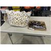 Image 1 : LADIES DESIGNER BAG AND TRAY OF SUNGLASSES
