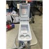 Image 3 : MOBICOOL THERMOELECTRIC TRAVEL COOL/WARM BOX  MODEL T08