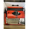 Image 3 : ROYAL CLASSIC MANUAL TYPEWRITER