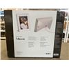 Image 3 : NEW AURA MASON WHITE QUARTZ 9 INCH DIGITAL PHOTO FRAME, HI-RES DISPLAY, PHONE TO SCREEN EASY SET UP,