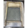Image 3 : ANTIQUE WASHBOARD