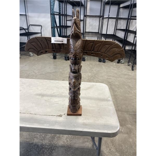 HAND CARVED TOTEM POLE 'EAGLE BEAR' BY C. JAMES, 25 INCH TALL