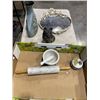 Image 1 : TRAY OF COLLECTIBLES