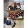 Image 1 : 2 TRAYS OF ASSORTED HOUSEHOLD ITEMS AND GUMBALL MACHINE