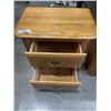 Image 3 : OAK 5 DRAWER AND 2 DOOR DRESSER W/ MATCHING NIGHT STAND