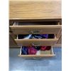 Image 4 : OAK 5 DRAWER AND 2 DOOR DRESSER W/ MATCHING NIGHT STAND