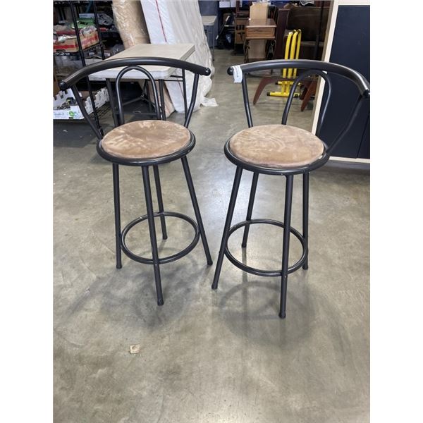 PAIR OF SWIVEL BARSTOOLS