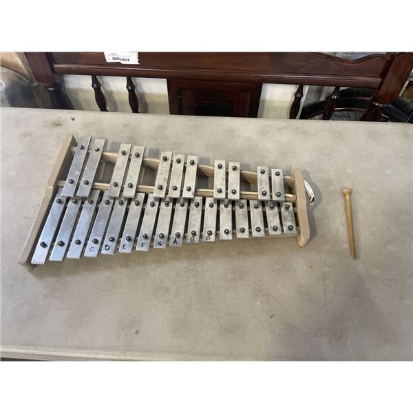 VINTAGE XYLOPHONE
