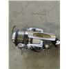 Image 7 : 2 AS NEW DAIWA SWEEPFIRE 2500 SPINNING REELS