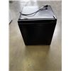 Image 1 : HISENSE MINI BAR FRIDGE