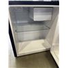 Image 2 : HISENSE MINI BAR FRIDGE