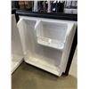 Image 3 : HISENSE MINI BAR FRIDGE