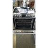 Image 2 : FRIGIDAIRE PROFESSIONAL STAINLESS 30 INCH STOVE, WITH MANUAL AND PROBE, IN GOOD WORKING ORDER