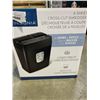 Image 1 : INSIGNIA 6 SHEET CROSS CUT SHREDDER