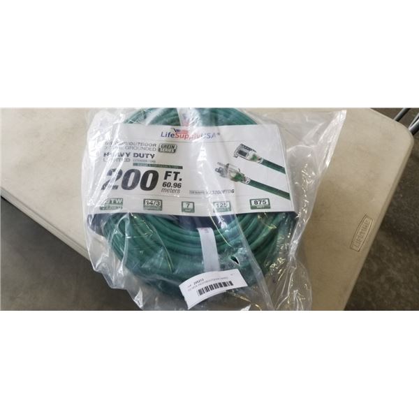AS NEW INDOOR/OUTDOOR 3 WIRED GROUNDED HEAVY DUTY 200FT 14AWG 7A GREEN EXTENSION CORD