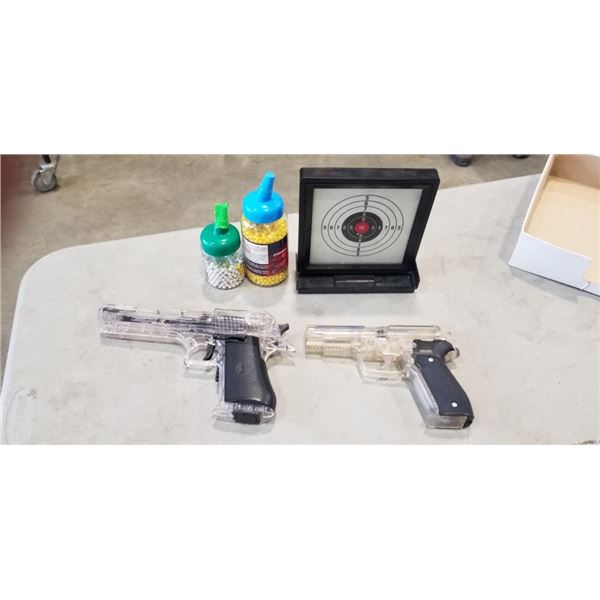 2 PLASTIC BB PISTOLS AND ASSORTED BB'S, TARGET