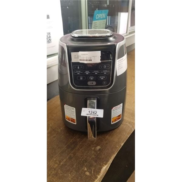 AS NEW NINJA MAX XL 5.2L AIR FRYER - TESTED WORKING, RETAIL $249