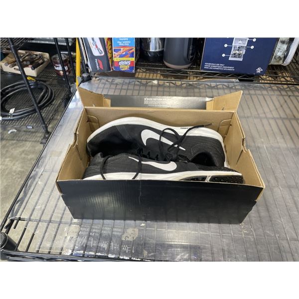 NEW MENS SIZE 10.5 NIKES