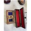 Image 5 : COLLECTIBLE ANTIQUE WOODEN ITEMS