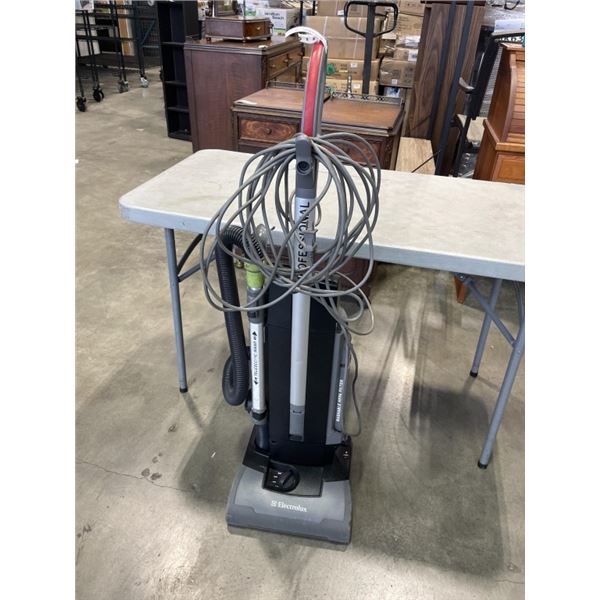 ELECTROLUX PROFESSIONAL VACUUM