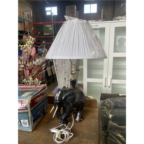 VINTAGE ELEPHANT TABLE LAMP