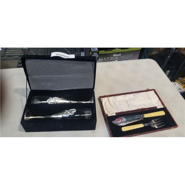 CASED LOVERS CHAMPAGNE FLUTE SET AND STAINLESS CARVING SET