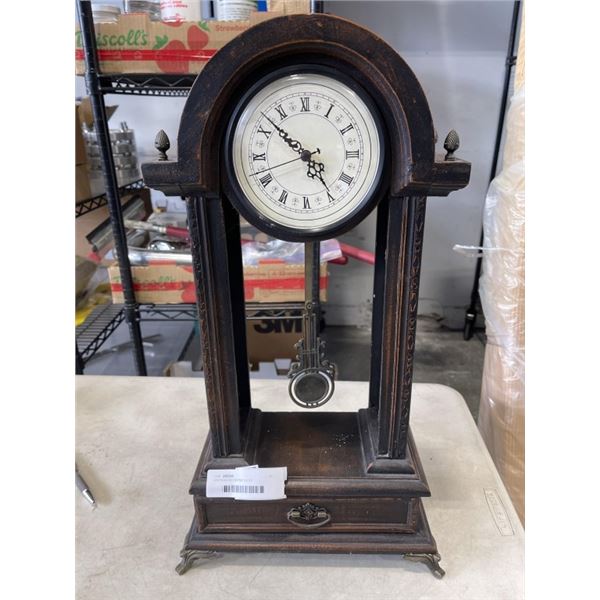 VINTAGE DECORATIVE CLOCK