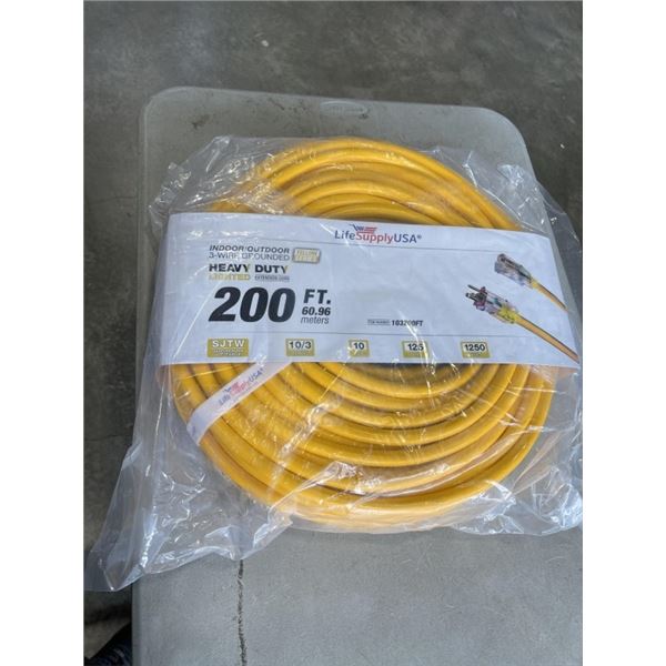 AS NEW INDOOR/OUTDOOR 3 WIRED GROUNDED HEAVY DUTY 200FT 10AWG 15A YELLOW EXTENSION CORD