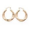 Image 1 : 18kt Oro Laminado Flat Design Hoop Style Earrings