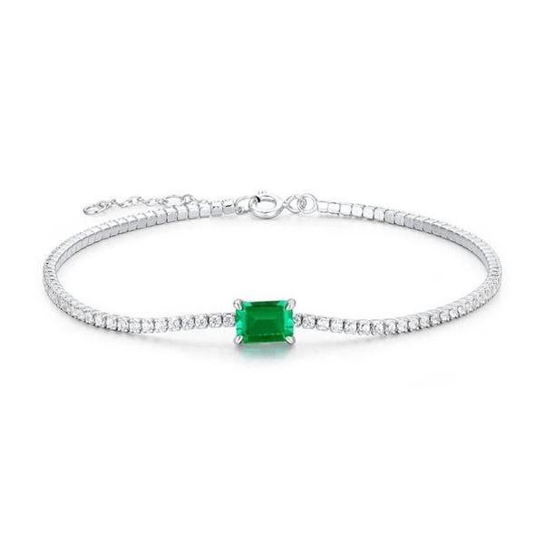 925 Sterling Silver tennis Style Bracelet w/ Emera