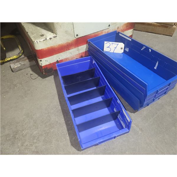 Bac de plastique / Blue Plastic Bin 7"1/2 x 16"3/4 x 4"
