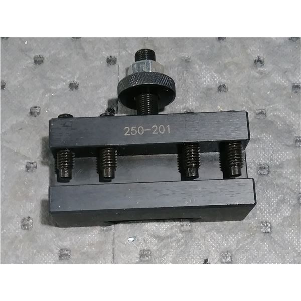 Quick change tool holder  250-201