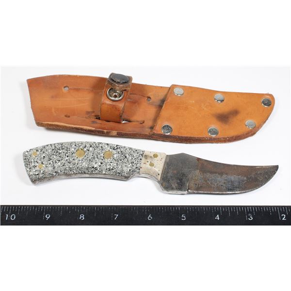 HANDMADE KNIFE IN LEATHER SLEEVE