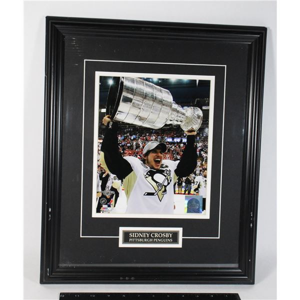 SIDNEY CROSBY STANLEY CUP FRAMED PHOTO