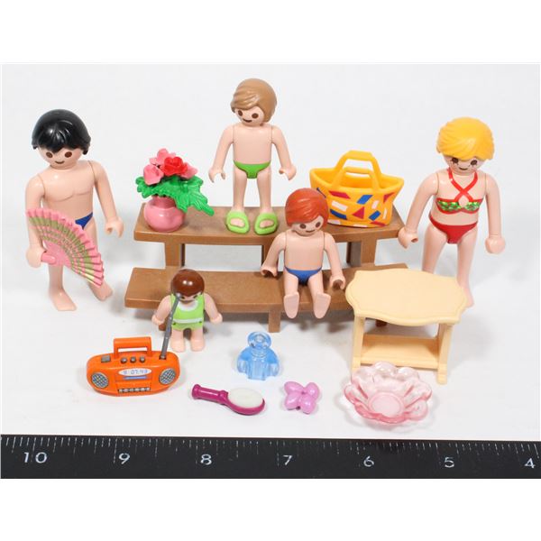 PLAYMOBIL FIGURES AND ACCESSORIES