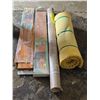 Image 1 : 2 boxes of laminate flooring, roll of flooring and roll of foam