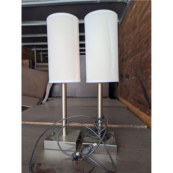 (2) Lamps w/ Lamp Shade (no Bulb, Not Tested)