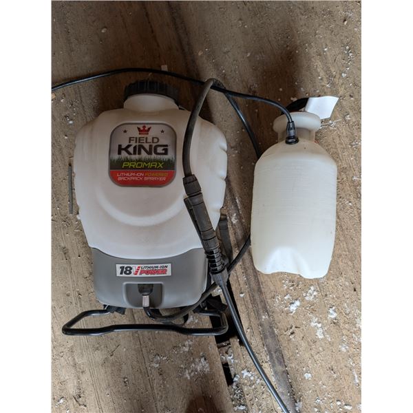 (2) Sprayers (1)Field King Back Pack Powered Sprayer